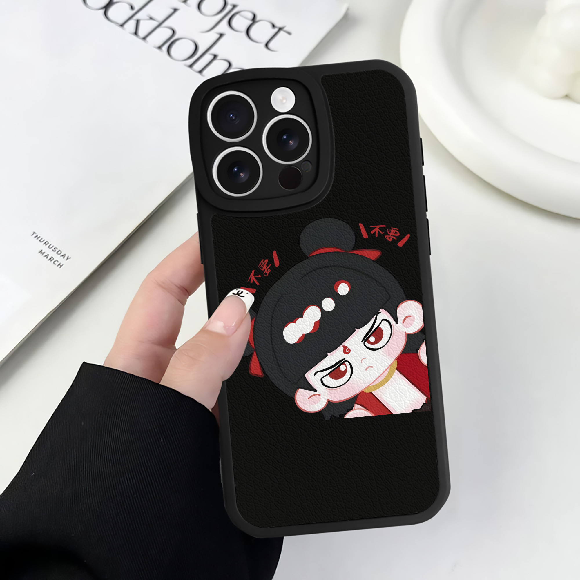 （画像用） Ne Zha 2 ナタ 魔童の大暴れ 【iPhone 16シリーズ対応】シリコンスマホケース（レザー調） 材質：シリコン